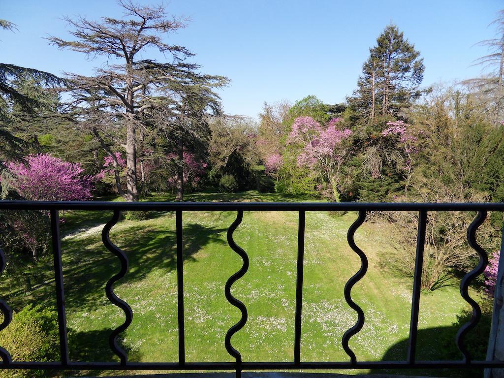 مبيت وإفطار LʼIsle-Jourdain Chateau De Clermont-Saves الغرفة الصورة